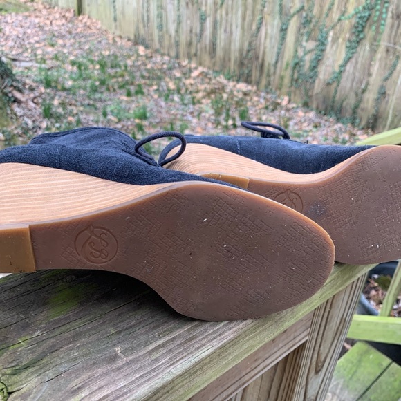 Lucky Brand Moccasin Style Wedge Bootie *Rare* Navy Blue Color - Picture 6 of 8